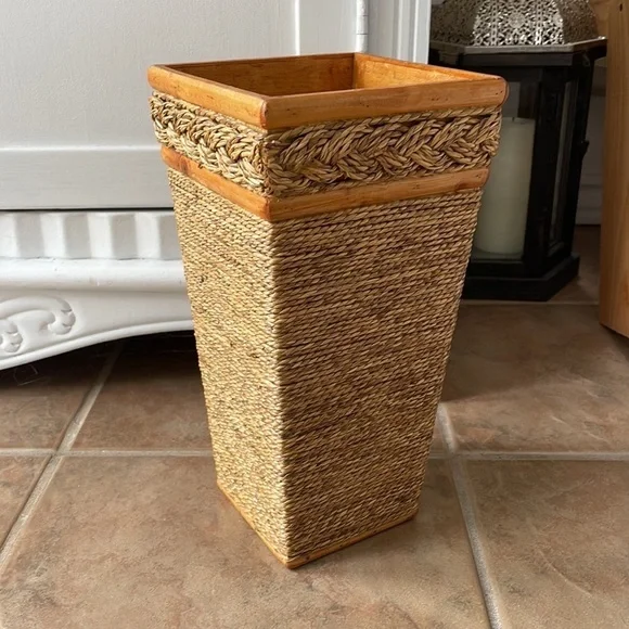 Large Rope Wrapped Wooden Vase - Picture 7 of 13